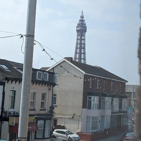 Wonky Towers-3